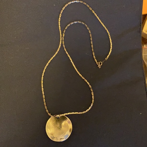 22 inch silver chain with a Navajo silver like pendant - Picture 2 of 2